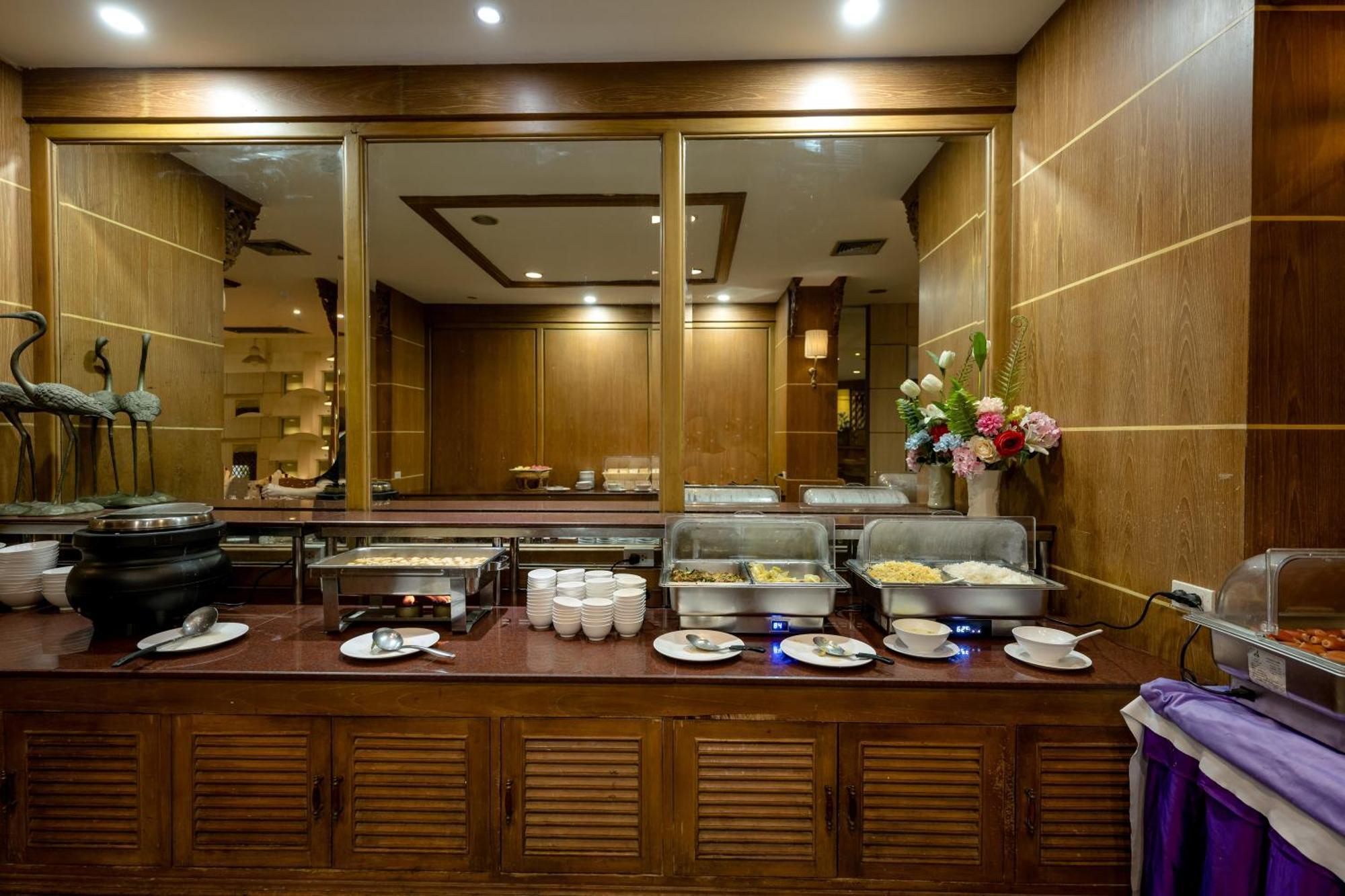 Dhevaraj Hotel Нан Экстерьер фото